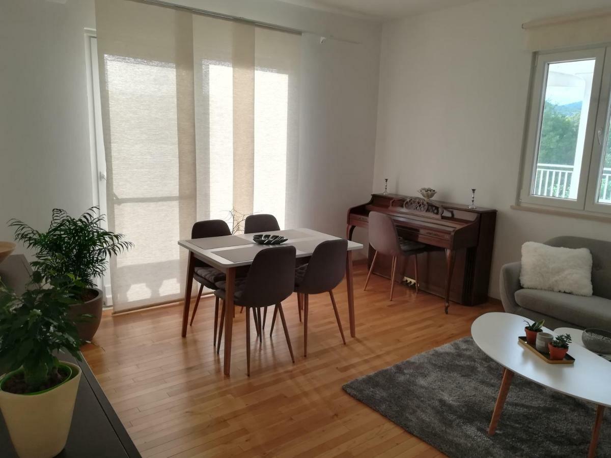 The Piano Apartment Zavalatica Dış mekan fotoğraf